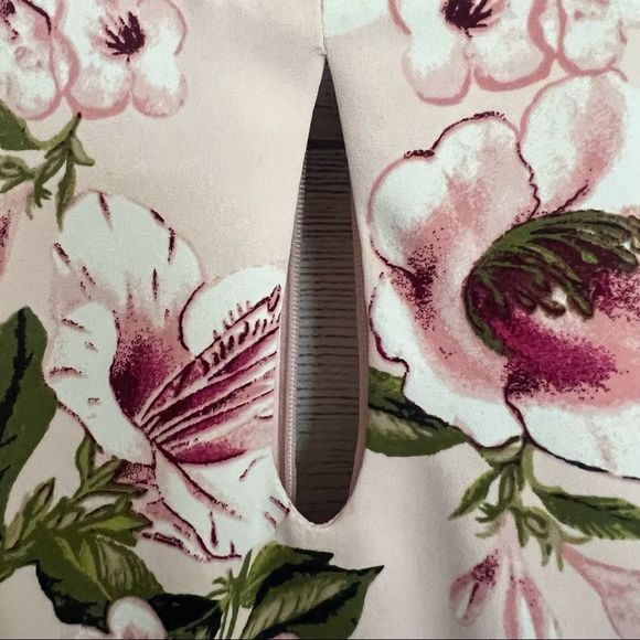 White House Black Market size 2 Petal-Sleeve Shift Dress
STYLE: 570278614 NWT - Picture 13 of 16